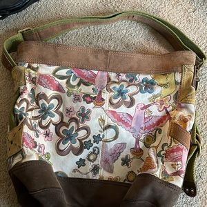 Lucky cross body bag